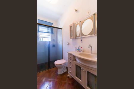 Casa à venda com 120m², 3 quartos e 1 vagaBanheiro 