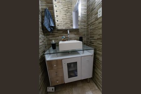 Casa à venda com 200m², 5 quartos e 2 vagasBanheiro 2