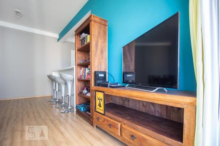 Sala de apartamento para alugar com 2 quartos, 64m² em Vila Alexandria, São Paulo