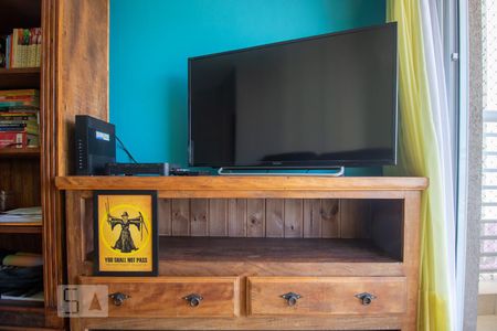 Sala de apartamento para alugar com 2 quartos, 64m² em Vila Alexandria, São Paulo