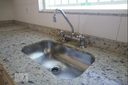 Casa para alugar com 65m², 2 quartos e 4 vagasCozinha