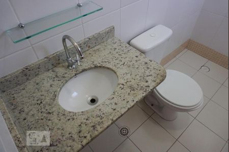 Casa para alugar com 65m², 2 quartos e 4 vagasBanheiro da Suíte 2