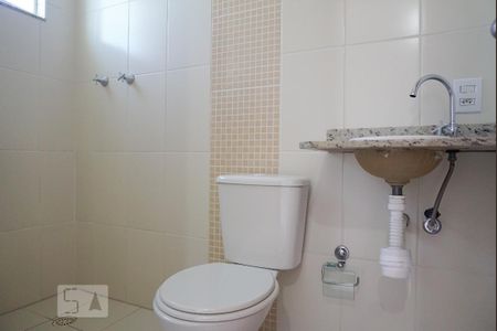 Casa para alugar com 65m², 2 quartos e 4 vagasBanheiro da Suíte 1