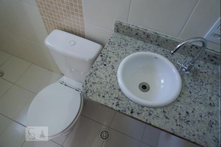 Casa para alugar com 65m², 2 quartos e 4 vagasBanheiro da Suíte 1