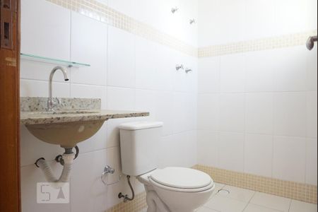 Casa para alugar com 65m², 2 quartos e 4 vagasBanheiro da Suíte 2