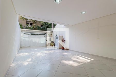 Casa à venda com 195m², 3 quartos e 4 vagas Casa à venda com 195m², 3 quartos e 4 vagasGaragem