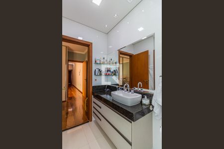 Casa à venda com 195m², 3 quartos e 4 vagas Casa à venda com 195m², 3 quartos e 4 vagasBanheiro da Suite 1