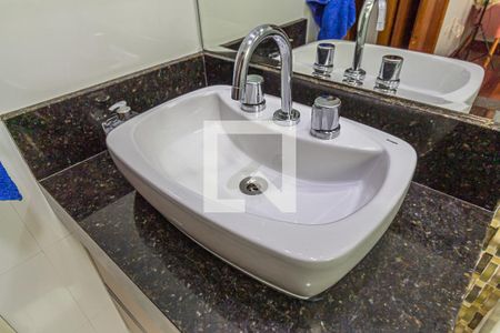 Casa à venda com 195m², 3 quartos e 4 vagas Casa à venda com 195m², 3 quartos e 4 vagasBanheiro da Suite 2 - Pia