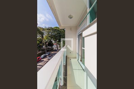 Casa à venda com 195m², 3 quartos e 4 vagas Casa à venda com 195m², 3 quartos e 4 vagasVaranda da Suite 1