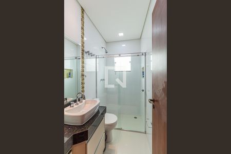 Casa à venda com 195m², 3 quartos e 4 vagas Casa à venda com 195m², 3 quartos e 4 vagasBanheiro da Suite 3