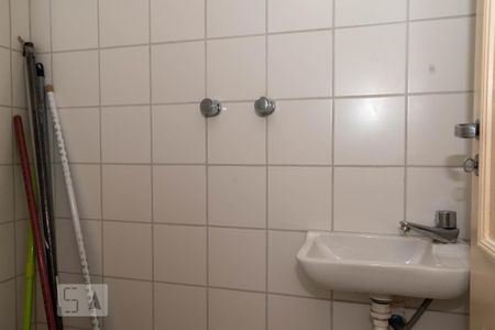 Apartamento para alugar com 85m², 3 quartos e 2 vagas Apartamento para alugar com 85m², 3 quartos e 2 vagasBanheiro de Serviço