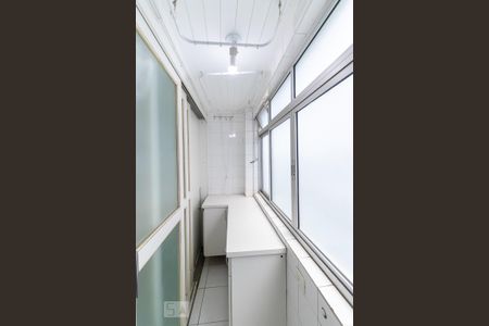 Apartamento para alugar com 75m², 2 quartos e sem vaga Apartamento para alugar com 75m², 2 quartos e sem vagaÁrea de serviço