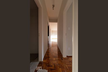 Corredor de apartamento para alugar com 3 quartos, 126m² em Bela Vista, São Paulo