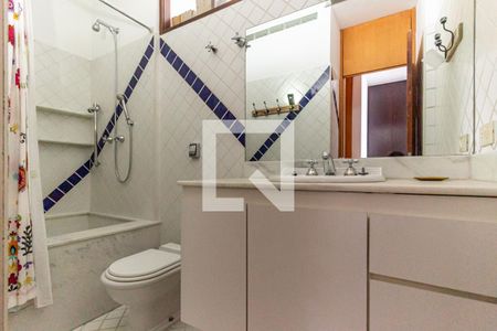 Apartamento à venda com 178m², 3 quartos e 1 vagaBanheiro 2