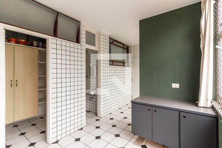 Apartamento à venda com 178m², 3 quartos e 1 vagaÁrea de Serviço