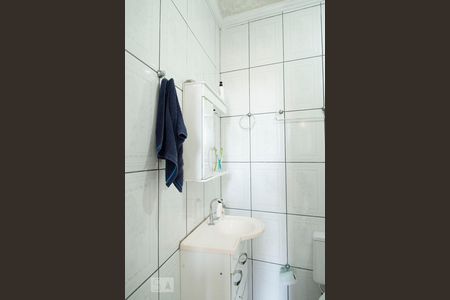 Casa à venda com 87m², 4 quartos e sem vaga Casa à venda com 87m², 4 quartos e sem vagaBanheiro 2