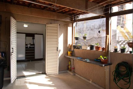 Casa à venda com 87m², 4 quartos e sem vaga Casa à venda com 87m², 4 quartos e sem vagaTerraço