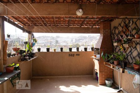 Casa à venda com 87m², 4 quartos e sem vaga Casa à venda com 87m², 4 quartos e sem vagaTerraço