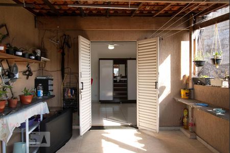 Casa à venda com 87m², 4 quartos e sem vaga Casa à venda com 87m², 4 quartos e sem vagaTerraço