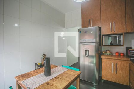 Casa à venda com 167m², 3 quartos e 2 vagas Casa à venda com 167m², 3 quartos e 2 vagasCozinha