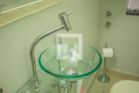 Casa à venda com 167m², 3 quartos e 2 vagas Casa à venda com 167m², 3 quartos e 2 vagasLavabo