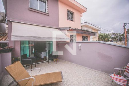 Casa à venda com 167m², 3 quartos e 2 vagas Casa à venda com 167m², 3 quartos e 2 vagasVaranda