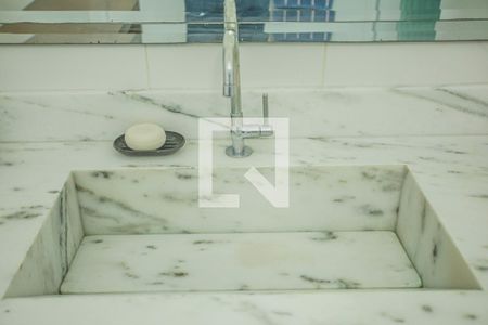 Casa à venda com 167m², 3 quartos e 2 vagas Casa à venda com 167m², 3 quartos e 2 vagasBanheiro