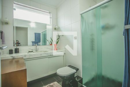 Casa à venda com 167m², 3 quartos e 2 vagas Casa à venda com 167m², 3 quartos e 2 vagasBanheiro