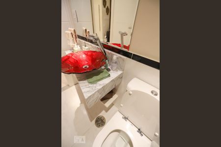 Apartamento à venda com 200m², 4 quartos e 4 vagas Apartamento à venda com 200m², 4 quartos e 4 vagasLavabo