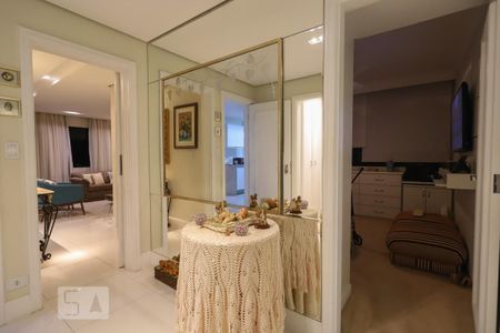 Apartamento à venda com 200m², 4 quartos e 4 vagas Apartamento à venda com 200m², 4 quartos e 4 vagasHall