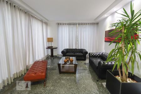 Apartamento à venda com 200m², 4 quartos e 4 vagas Apartamento à venda com 200m², 4 quartos e 4 vagasHall de Entrada