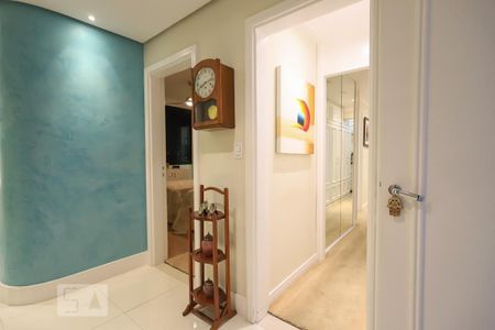 Apartamento à venda com 200m², 4 quartos e 4 vagas Apartamento à venda com 200m², 4 quartos e 4 vagasHall