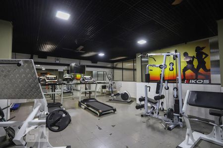 Apartamento à venda com 200m², 4 quartos e 4 vagas Apartamento à venda com 200m², 4 quartos e 4 vagasÁrea comum - Academia