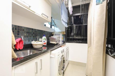 Apartamento à venda com 200m², 4 quartos e 4 vagas Apartamento à venda com 200m², 4 quartos e 4 vagasLavanderia