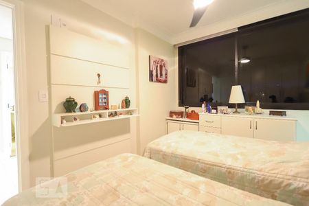 Apartamento à venda com 200m², 4 quartos e 4 vagas Apartamento à venda com 200m², 4 quartos e 4 vagasSuíte 2