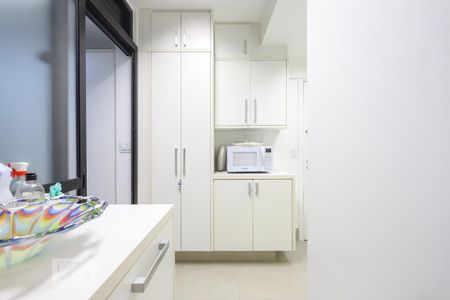 Apartamento à venda com 200m², 4 quartos e 4 vagas Apartamento à venda com 200m², 4 quartos e 4 vagasLavanderia