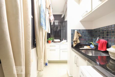 Apartamento à venda com 200m², 4 quartos e 4 vagas Apartamento à venda com 200m², 4 quartos e 4 vagasLavanderia