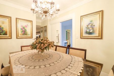 Apartamento à venda com 200m², 4 quartos e 4 vagas Apartamento à venda com 200m², 4 quartos e 4 vagasSala de Jantar