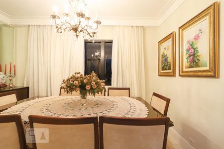 Apartamento à venda com 200m², 4 quartos e 4 vagas Apartamento à venda com 200m², 4 quartos e 4 vagasSala de Jantar