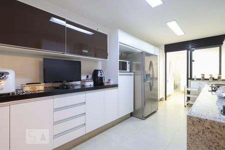 Apartamento à venda com 200m², 4 quartos e 4 vagas Apartamento à venda com 200m², 4 quartos e 4 vagasCozinha