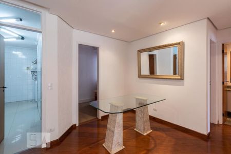 Sala de apartamento à venda com 3 quartos, 72m² em Moema, São Paulo