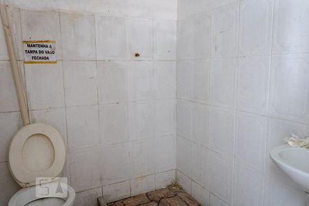 Casa para alugar com 52m², 2 quartos e sem vagaBanheiro