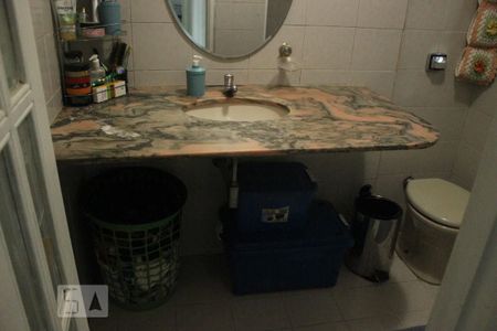 Apartamento à venda com 70m², 3 quartos e sem vagaBanheiro