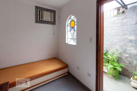 Casa à venda com 270m², 5 quartos e 2 vagas Casa à venda com 270m², 5 quartos e 2 vagasQuarto de serviço