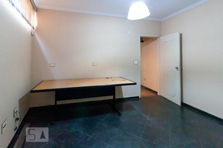 Casa à venda com 270m², 5 quartos e 2 vagas Casa à venda com 270m², 5 quartos e 2 vagasEscritório