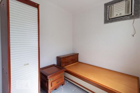 Casa à venda com 270m², 5 quartos e 2 vagas Casa à venda com 270m², 5 quartos e 2 vagasQuarto de serviço