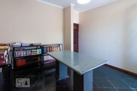 Quarto de casa para alugar com 5 quartos, 500m² em Jardim Peri Peri, São Paulo