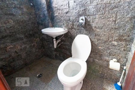 Casa à venda com 270m², 5 quartos e 2 vagas Casa à venda com 270m², 5 quartos e 2 vagasBanheiro de serviço