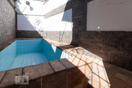 Casa à venda com 270m², 5 quartos e 2 vagas Casa à venda com 270m², 5 quartos e 2 vagasPiscina