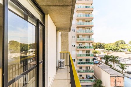 Studio à venda com 32m², 1 quarto e 1 vaga Studio à venda com 32m², 1 quarto e 1 vagaVaranda